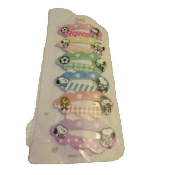 Peanuts Accessories - Snoopy Six Hair Clips Plastic Pink Blue Green Purple New on Card